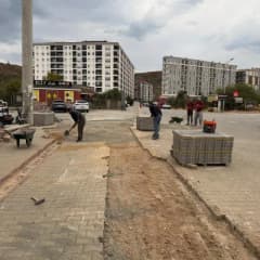 Balıkesir Edremit Kadıköy Mahallesi 20140. Sokak'ta devam eden yol çalışmaları