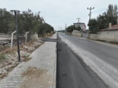 Edremit Hamdibey Caddesi’nde yol genişletme ve ışıklandırma çalışmaları sonrası modern ulaşım alanı