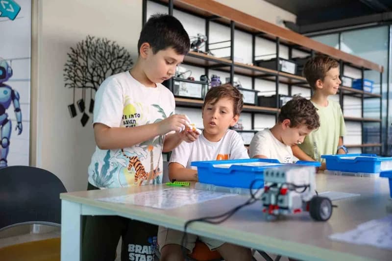 Efeler Belediyesi’nden gençlere destek