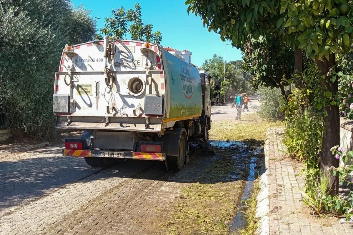 Efeler’de Temizlik mesaisi sürüyor