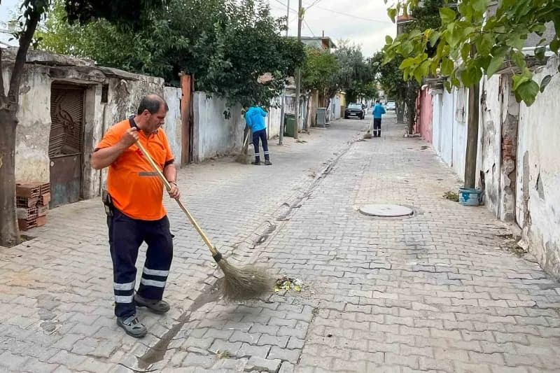 Efeler’de Temizlik mesaisi sürüyor