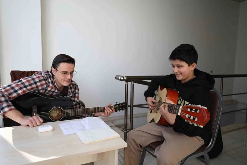 Efeler’de Müzik Akademisi kursları başlıyor