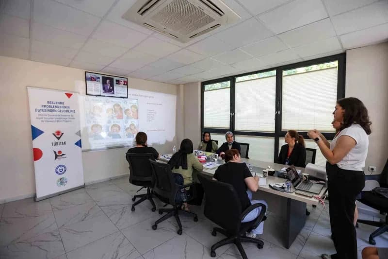 Efeler Belediyesi Otizm Yaşam Merkezi’nde yürütülen proje kapsamında, Beslenme ve duyusal sorunlar yaşayan 2-5 yaş arası