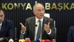 Efkan Ala AK Parti Konya İl Başkanlığında partililerle toplantıda konuşuyor