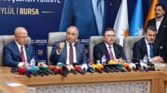 Efkan Ala AK Parti Bursa İl Başkanlığı’nda konuşma yaparken