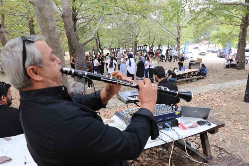 Egekent Hastanesi çalışanları, geleneksel hale gelen piknik etkinliğinde bir araya gelerek yoğun çalışma temposunun stre