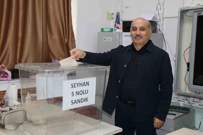 Eğitim-bir-sen Adana Şube Başkanı Mustafa Sarıgeçili, seçimlerin şeffaf, hızlı ve düzenli bir şekilde yürütülmesi amacıy