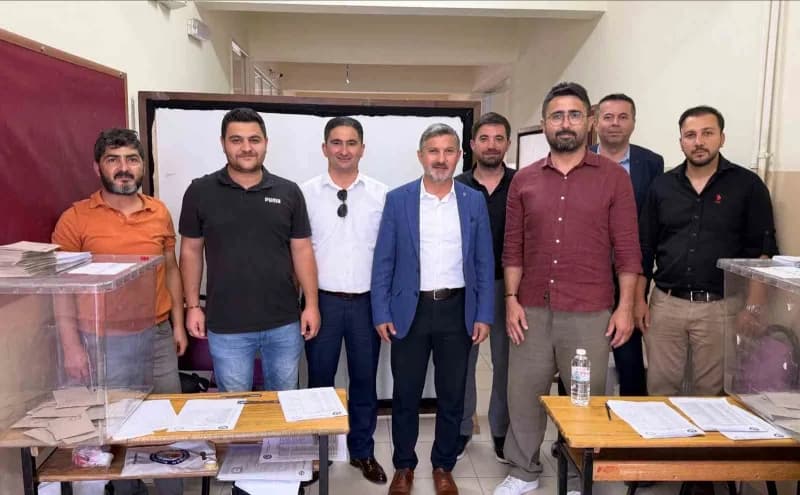 Eğitim-bir-sen Muğla Şubesi’nin Olağan Genel kurul süreci öncesinde ilçelerde gerçekleştirilen delege seçimleri devam ed