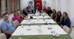 Eğitim-Bir-Sen Muğla Şube Başkanı Önder Uçak ve delege adayları Menteşe’de toplantıda bir arada