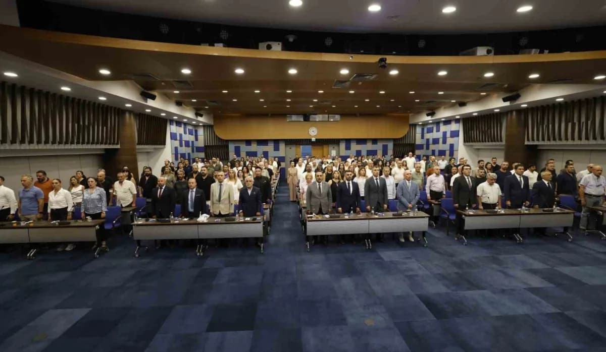 Meb yetkililerinin katılımıyla, İzmir'de Sürücü Kursları yetkililerine yeni ehliyet sınav sisteminin nasıl uygulanacağın