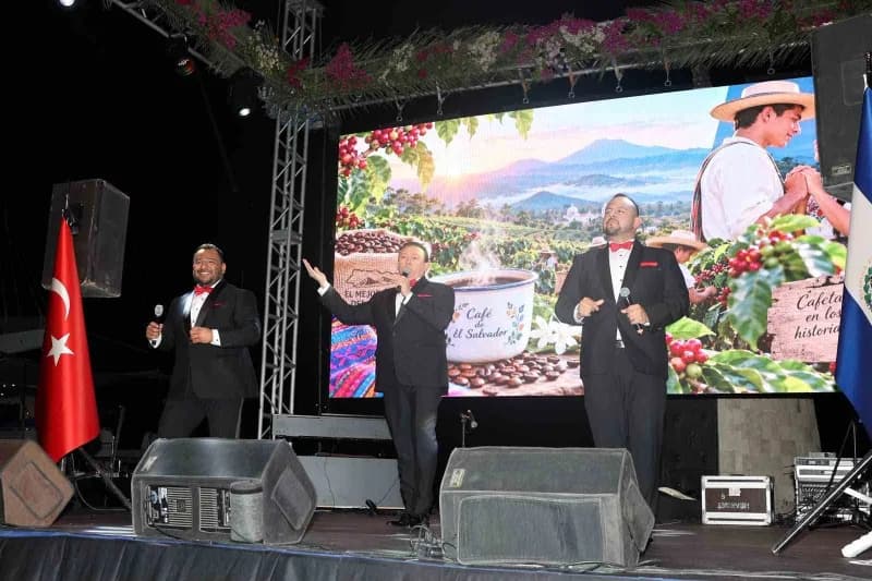 El Salvador’un müziği Marmaris’te yankılandı
