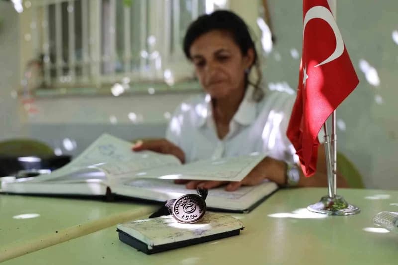 Ağın ilçesine bağlı 28 haneli Kaşpınar köyünde 51 yaşındaki Şükran Doydu Çimen, 2004 yerel seçimlerinden bu yana muhtarl