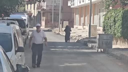 Elazığ’da zabıta ekipleri dilencilere yönelik denetim sırasında görev yapıyor