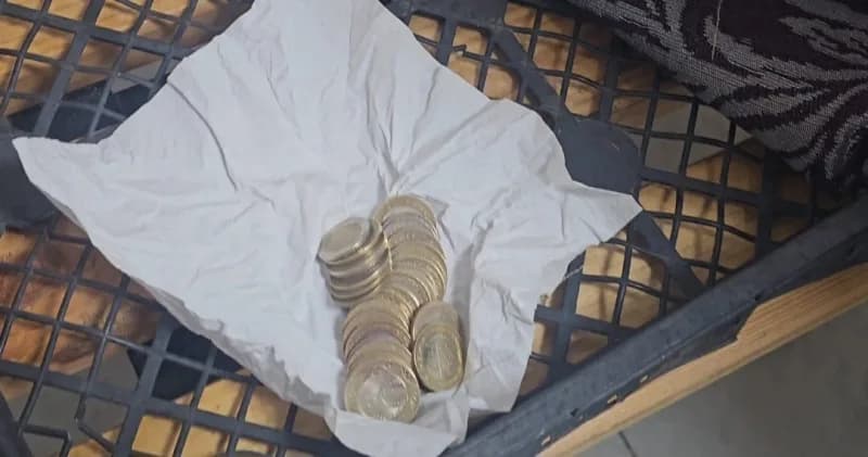 Elazığ’da cuma namazı sonrasında Zabıta ekipleri, dilencilere yönelik operasyon yaparken bir dilenci, kendisini seyyar s