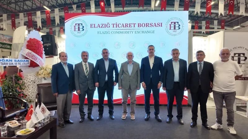 Elazığ Gıda, Tarım ve Hayvancılık Fuarı'nda konuşma yapan Mehmet Ali Dumandağ