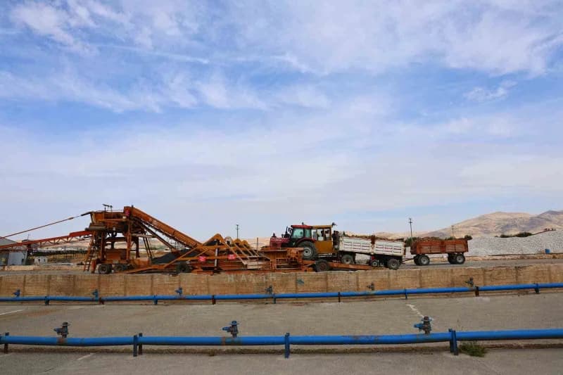 Türkşeker Elazığ Şeker Fabrikası, 2026-2027 Dönemi 71. Şeker Pancarı Alımı ve İşleme Kampanyası'nı düzenlenen törenle ba