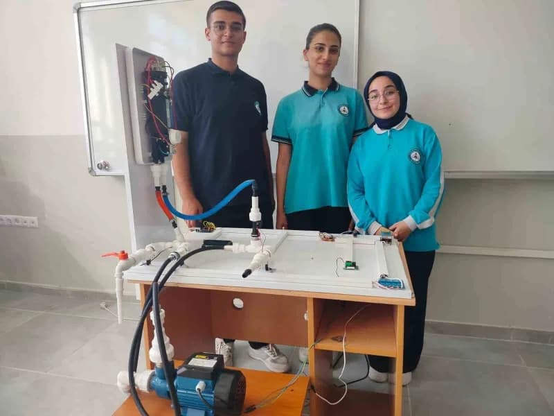 Elazığ’ın Keban ilçesinde öğrencilerin su israfı ve enerji kaybını önlemek amacıyla geliştirdiği proje, 177 ülkeden 11 b