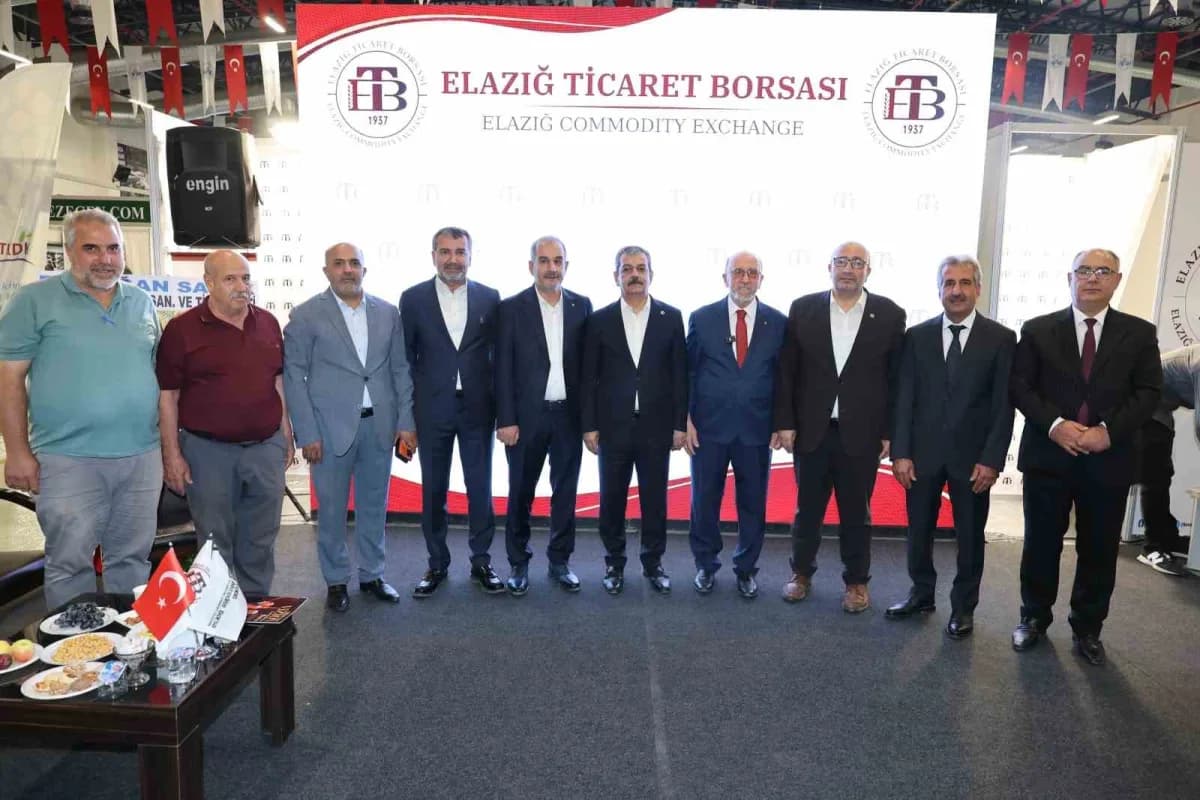 Elazığ Ticaret Borsası standı, Gıda, Tarım ve Hayvancılık Fuarı'nda ziyaretçilerle dolu