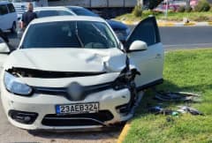 Elazığ-Bingöl karayolu OSB kavşağında meydana gelen trafik kazasında olay yeri ve sağlık ekipleri