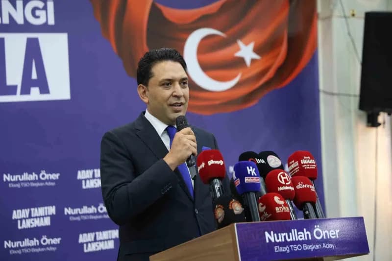 Elazığ Ticaret ve Sanayi Odası başkan adayı Nurullah Öner, aday tanıtım programında konuşma yaparken
