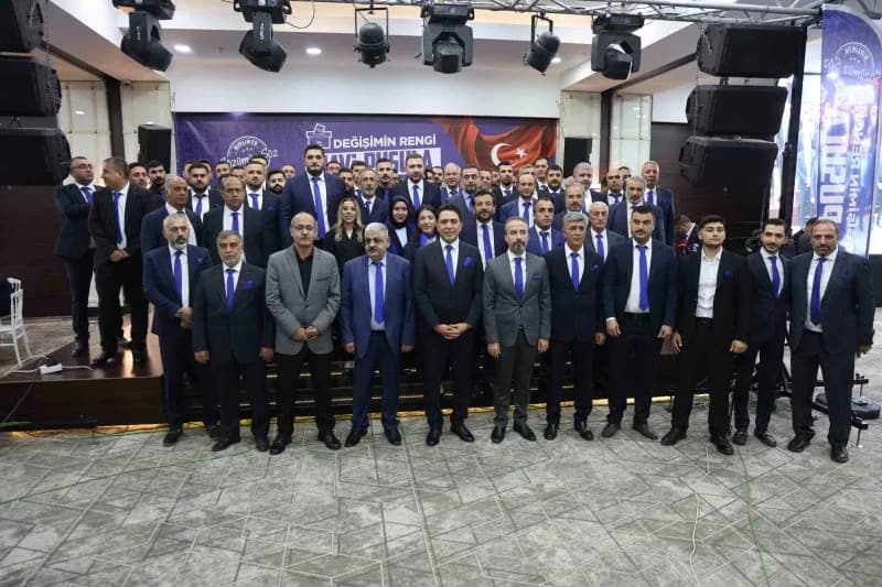 Elazığ Ticaret ve Sanayi Odası Başkan adayı Nurullah Öner, tarafından bir salonda lansman ve aday tanıtım toplantısı ger