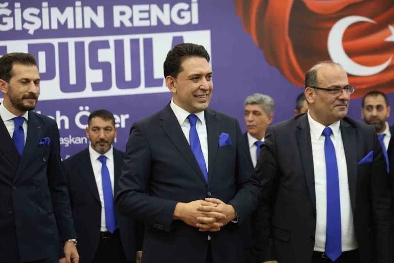Elazığ Ticaret ve Sanayi Odası Başkan adayı Nurullah Öner, tarafından bir salonda lansman ve aday tanıtım toplantısı ger