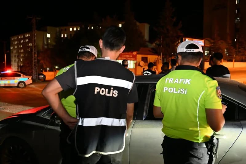 İçişleri Bakanlığı koordinasyonunda 81 ilde eş zamanlı olarak başlatılan güvenlik uygulamaları kapsamında, Elazığ'da üni