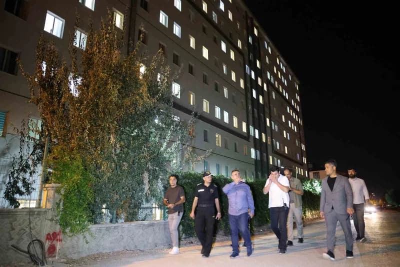 İçişleri Bakanlığı koordinasyonunda 81 ilde eş zamanlı olarak başlatılan güvenlik uygulamaları kapsamında, Elazığ'da üni