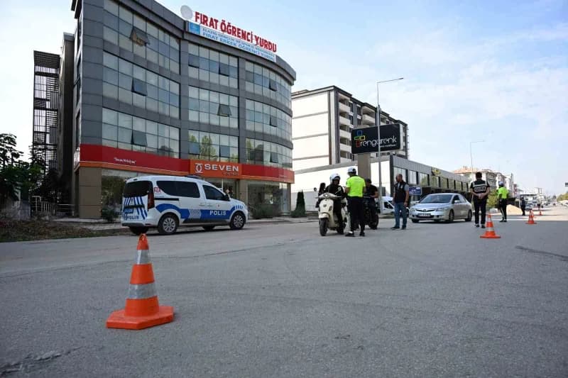 İçişleri Bakanlığı koordinasyonunda 81 ilde eş zamanlı olarak başlatılan güvenlik uygulamaları kapsamında, Elazığ'da üni