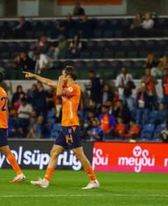 Başakşehirli futbolcu Eldor Shomurodov, Gençlerbirliği maçında gol sevinci yaşarken