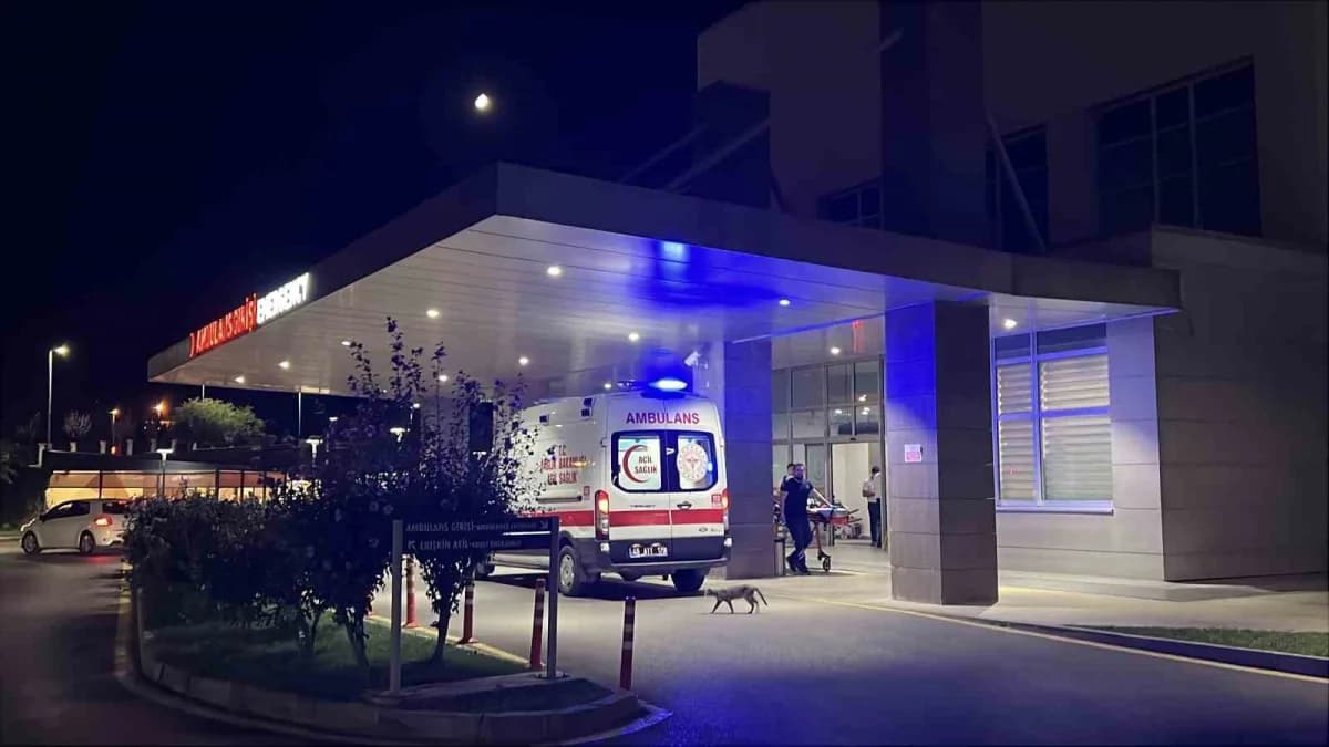 İstanbulspor’un 19 yaşındaki Gambiyalı futbolcusu Elvin Mendy, Manisa FK maçının ardından göğüs ağrısı şikayetiyle hasta