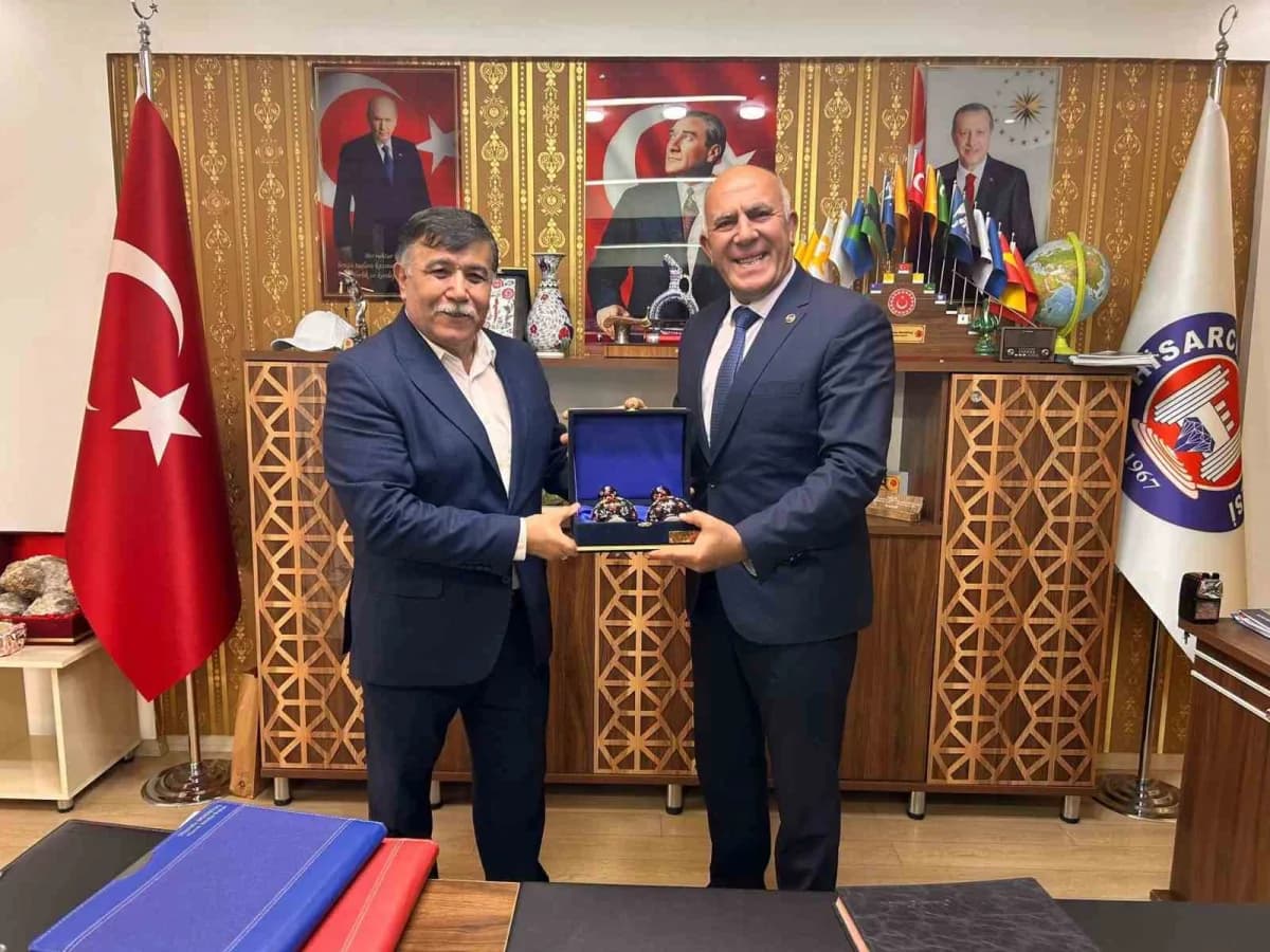 Emet ve Hisarcık belediye başkanları sanayi ve ekonomi iş birliği toplantısında