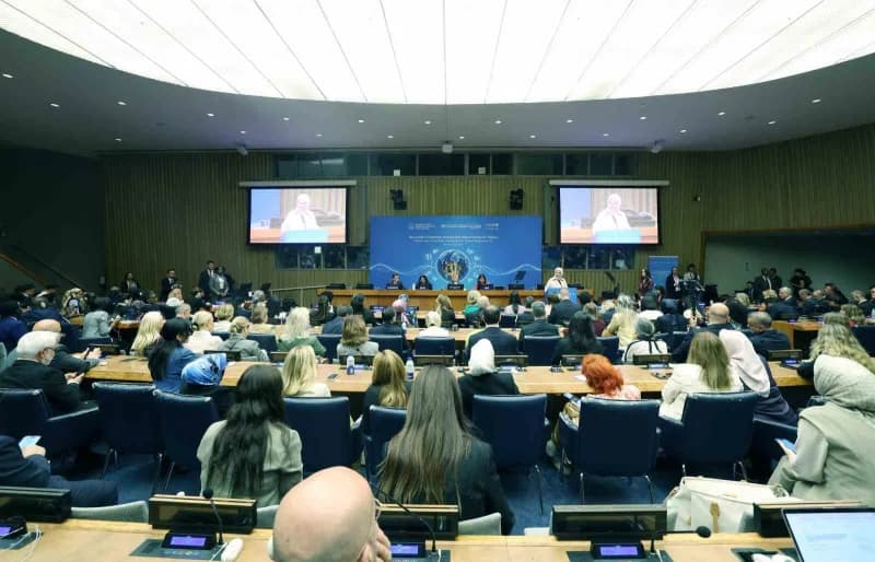 Emine Erdoğan, BM Genel Merkezi’nde çocuklar için güvenli dijital sistemler programında konuşma yaparken