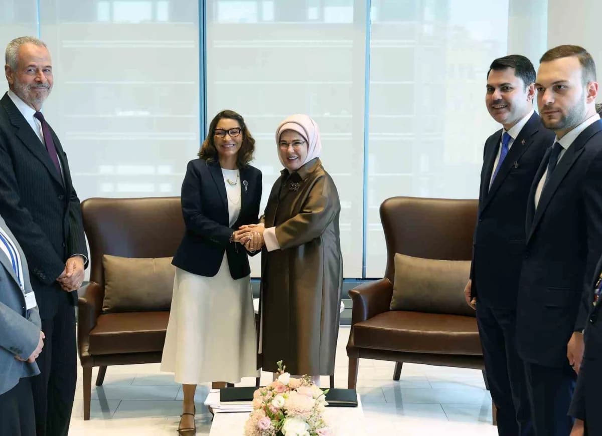 Emine Erdoğan ve Rosangela Lula da Silva Türkevi’nde bir arada çevre konularını görüşürken