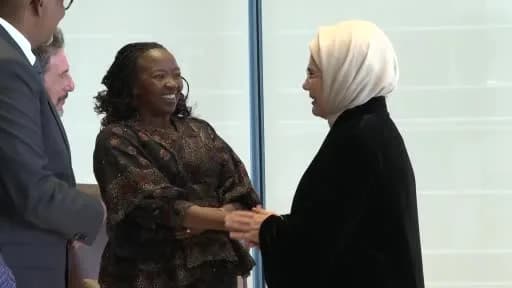 Emine Erdoğan ve Rachel Ruto Türkevi’nde resmi görüşme sırasında