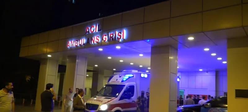 Van Erciş'te takla atan otomobil kazası sonrası olay yeri