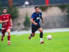 TFF 3. Lig 3. Grup maçında Erciyes 38 FSK ile Kırıkkale FK oyuncuları Atatürk Spor Kompleksi Yan Açık Saha'da mücadele e