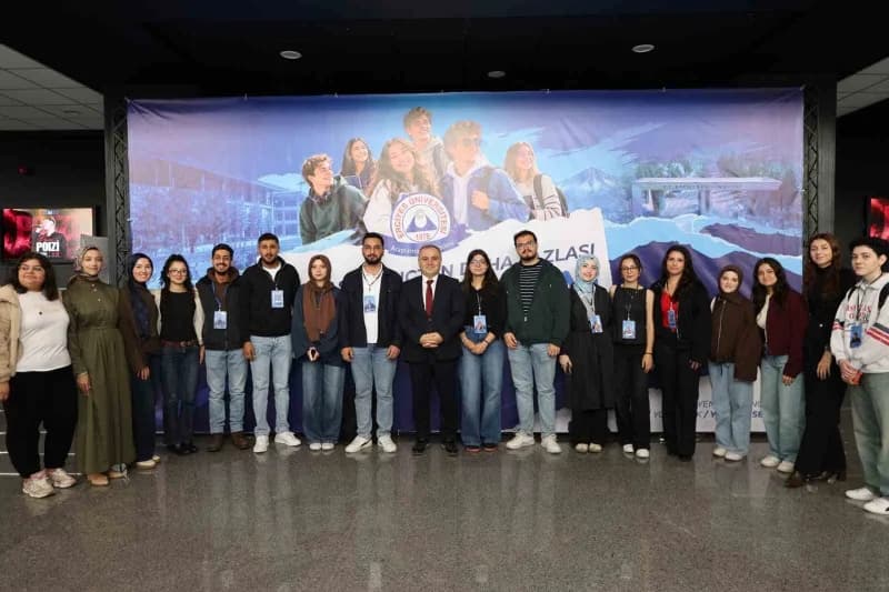 Erciyes Üniversitesi (ERÜ) tarafından bu yıl eğitim-öğretime başlayan öğrencilere yönelik "Tanışma Programı" düzenlendi.