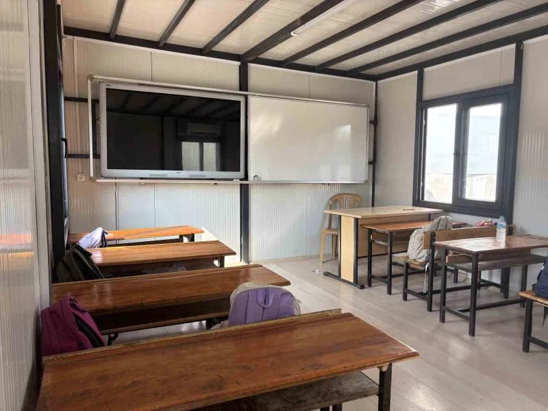 Erdemli Belediyesi bünyesindeki üretim tesislerinde hazırlanan 'sabit ve Katlanabilir Konteyner Yapı Projesi' çerçevesin