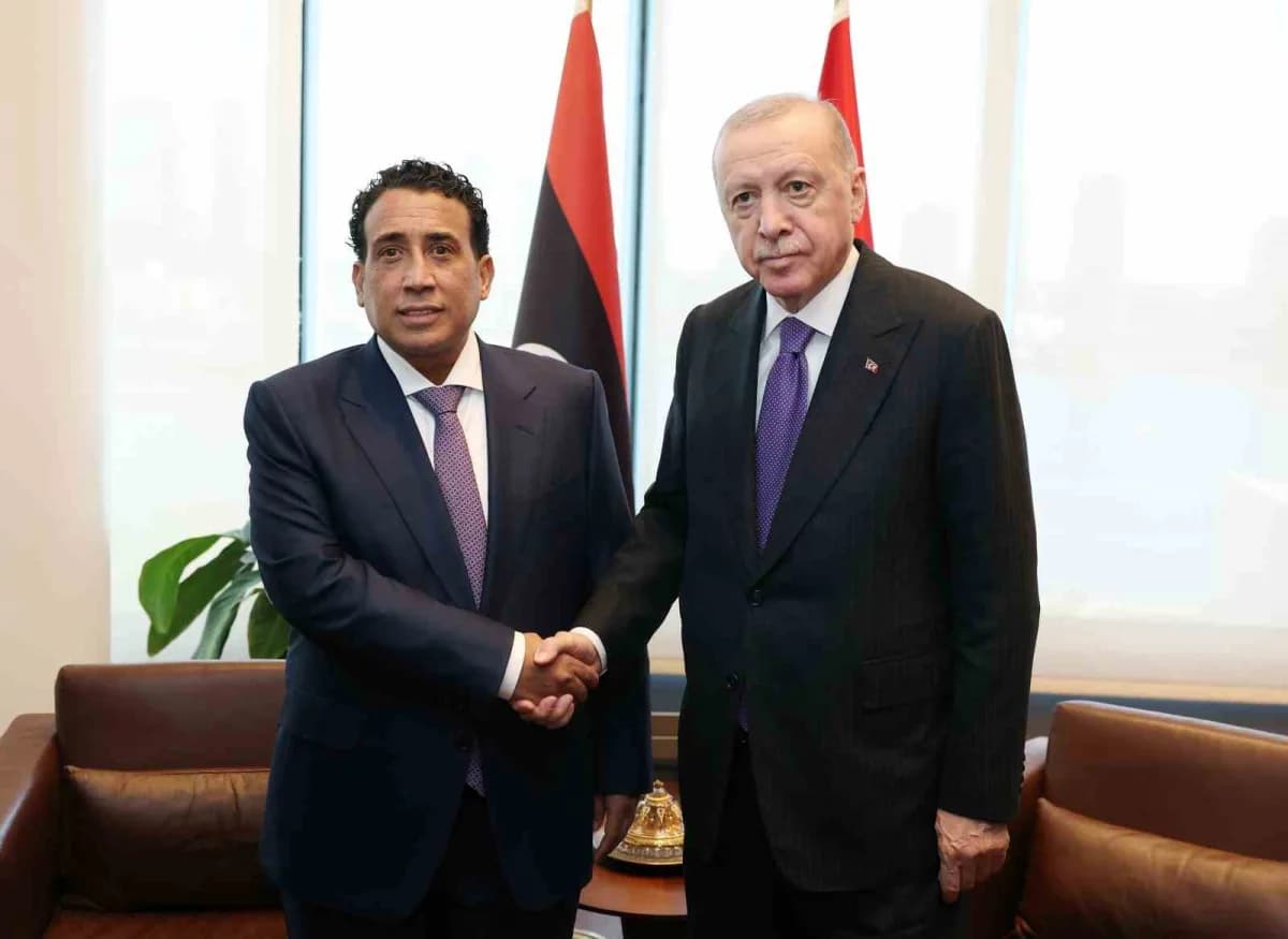 Cumhurbaşkanı Recep Tayyip Erdoğan ve Libya Başkanlık Konseyi Başkanı Muhammed el-Menfi Türkevi’nde görüşme yaparken