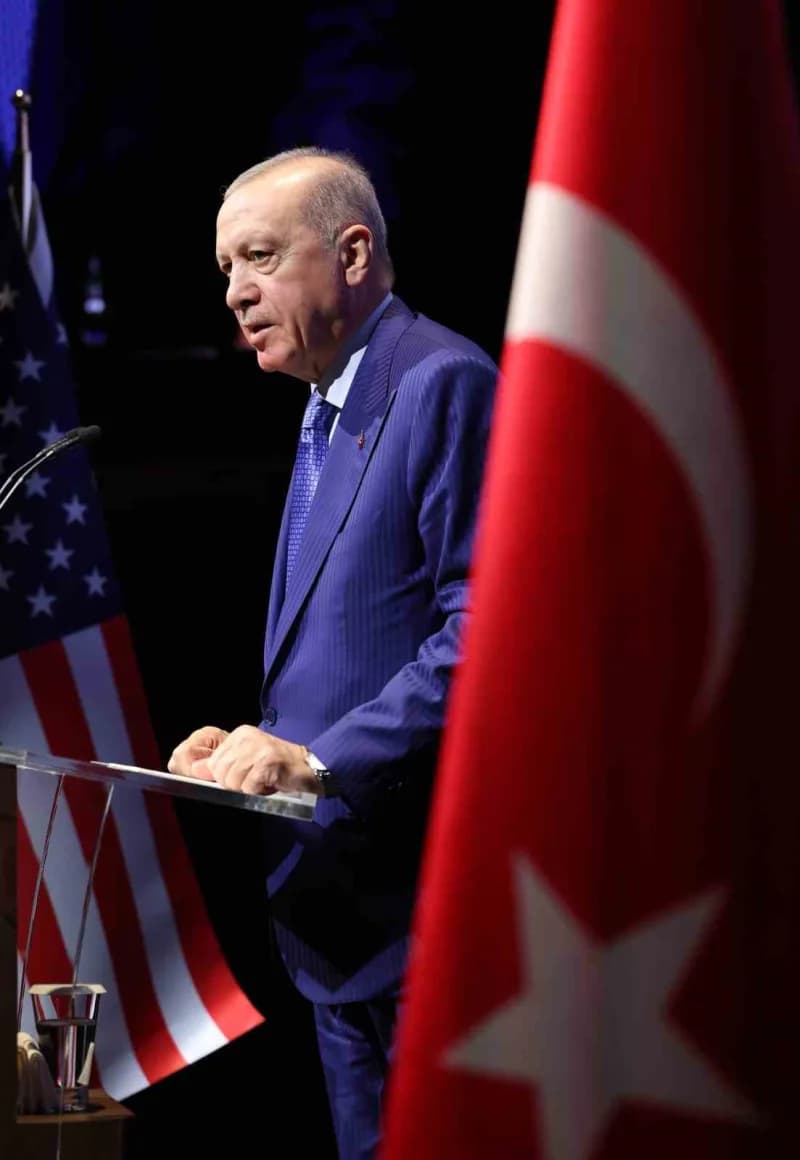 Cumhurbaşkanı Erdoğan: "Müslümanlardan entegre olmaları değil, asimile olmaları bekleniyor"