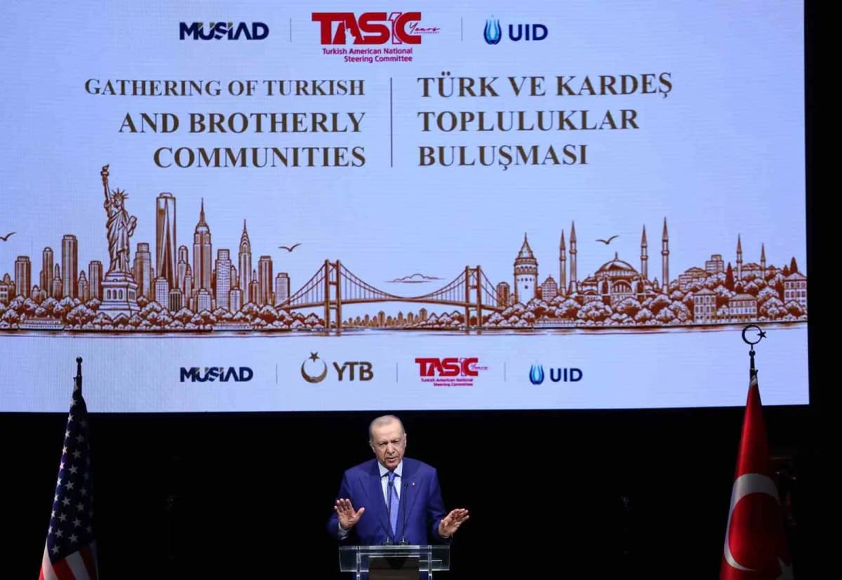 Cumhurbaşkanı Erdoğan: "Müslümanlardan entegre olmaları değil, asimile olmaları bekleniyor"