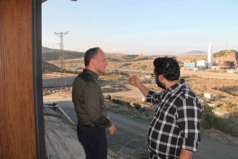 Erzin Kaymakamı Yunus Emre Akpınar’ın Erzin Organize Sanayi Bölgesi’ne gerçekleştirdiği ziyaretten görüntüler.