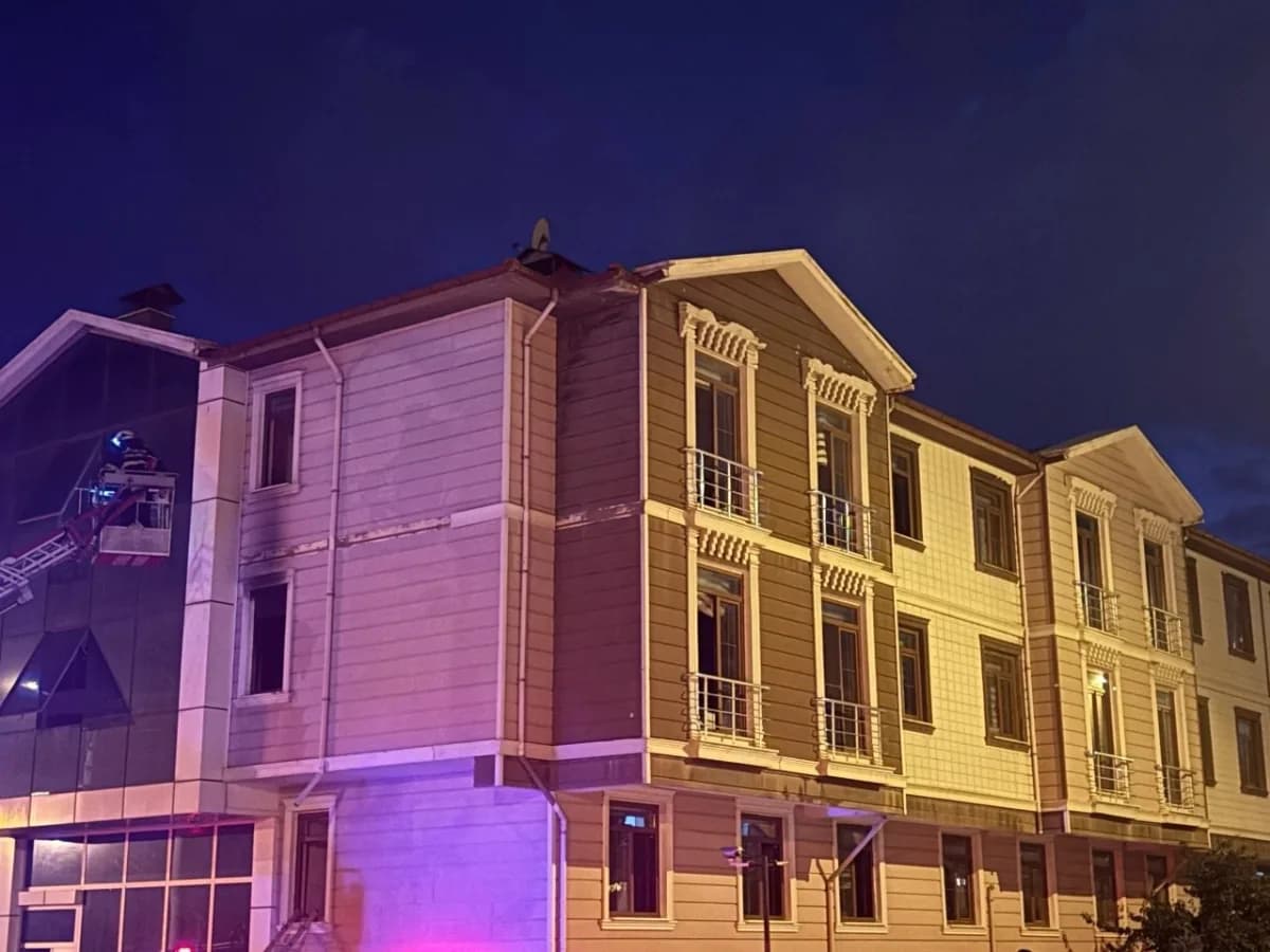 Erzincan’da apartman dairesinde yangın paniğe neden oldu