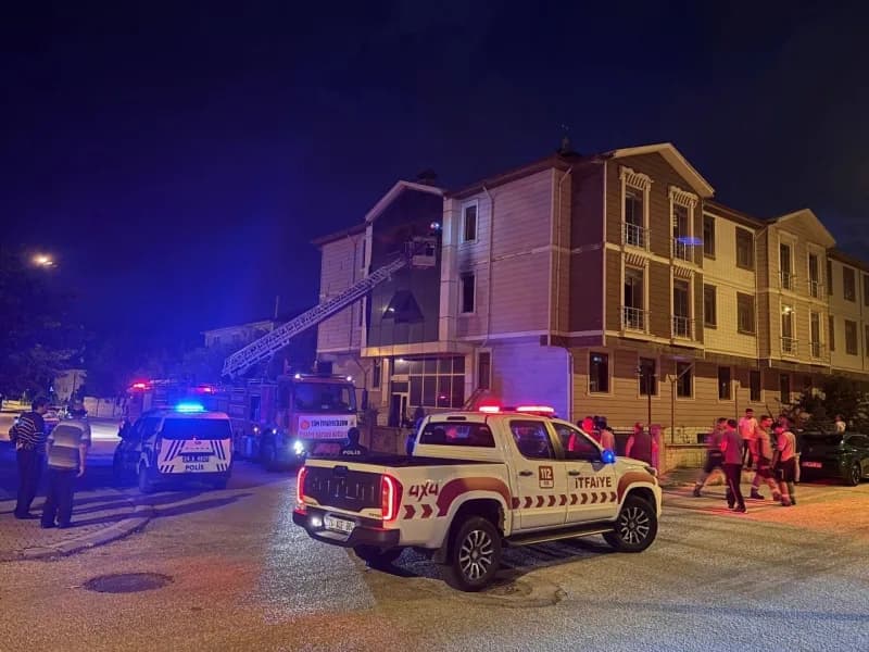Erzincan’da apartman dairesinde yangın paniğe neden oldu