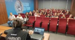 Erzincan’da özel güvenlik görevlilerine verilen eğitim sırasında konferans salonunda katılımcılar