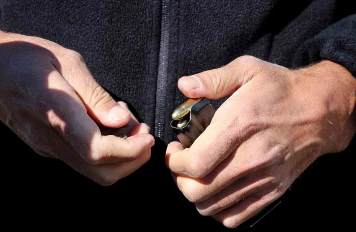 Erzincan Emniyet Müdürlüğü personeline, acil müdahale, şüpheli kişi ve araç durdurma, arama ile güvenli müdahale konular