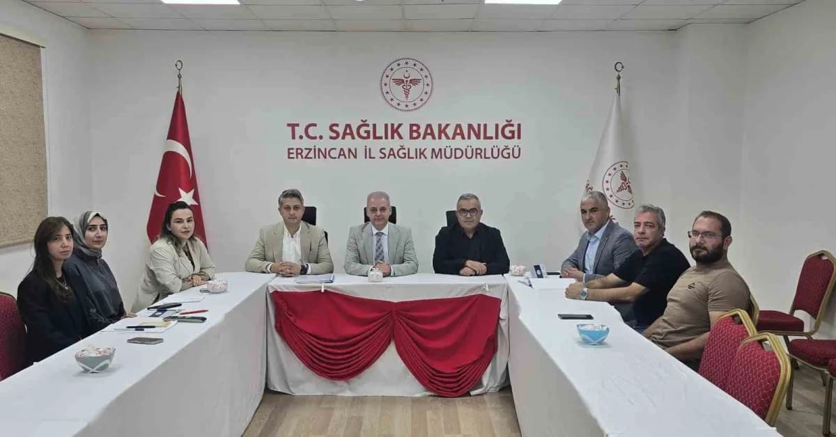 Erzincan İl Sağlık Müdürlüğünde İş Yeri Disiplin Kurulu Toplantısı katılımcıları