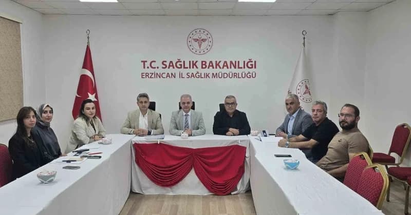 Erzincan İl Sağlık Müdürlüğünde İş Yeri Disiplin Kurulu Toplantısı katılımcıları