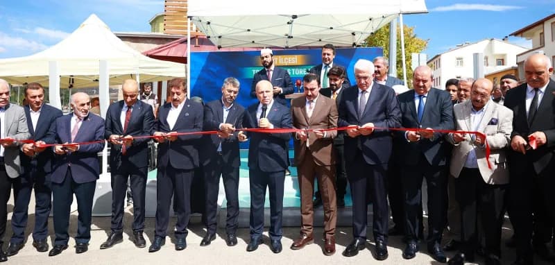 Erzurum Büyükşehir Belediyesi, Çat ilçesinde hayata geçen yatırımlarını düzenlediği törenle hizmete açtı.